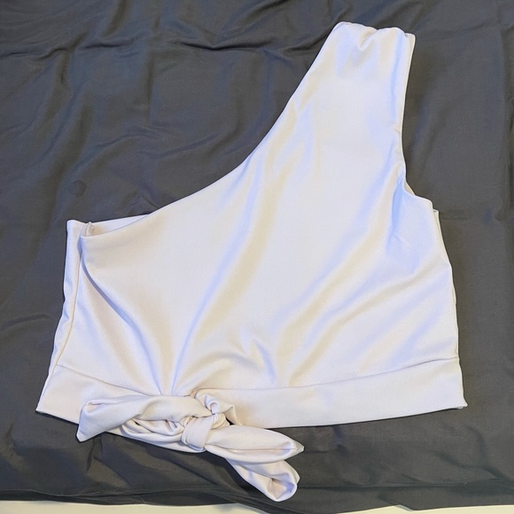 Buy 2 get 1- Off the shoulder tie up crop top - Picture 1 of 1